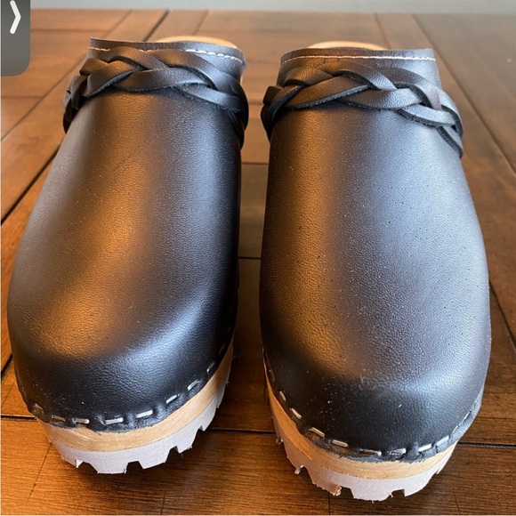 MIA leather platform slip on clog, New in box - Picture 3 of 6